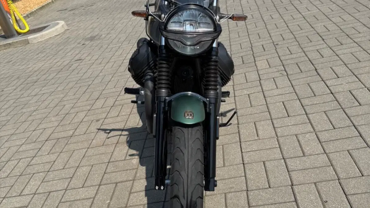 Moto Guzzi V7 Stone Centenario (2021 - 22)  (3)