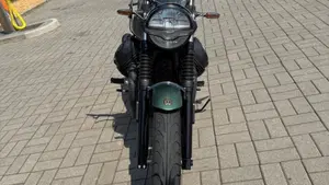 Moto Guzzi V7 Stone Centenario (2021 - 22)  (3)