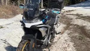 CFMOTO 700MT Adventure (2025 - 26) 