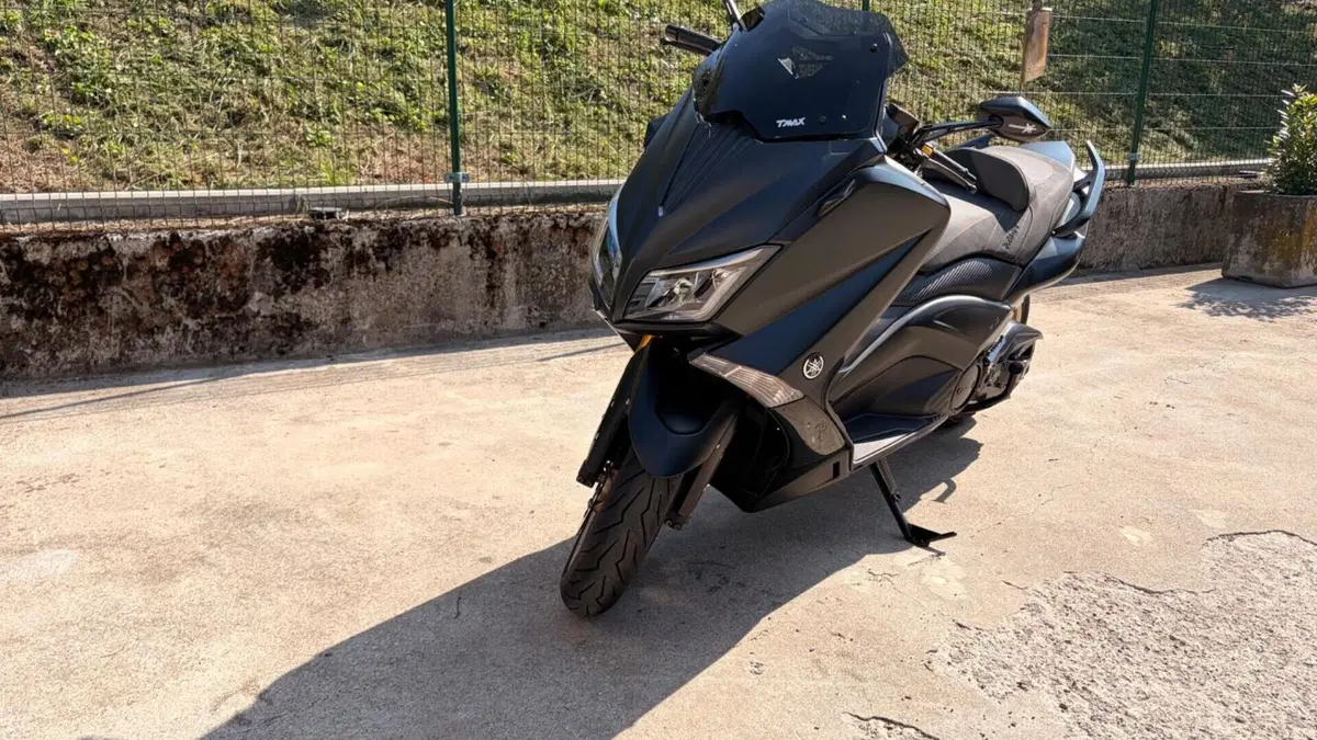 Yamaha T-Max 530 Iron Max ABS (2014 - 17)  (2)