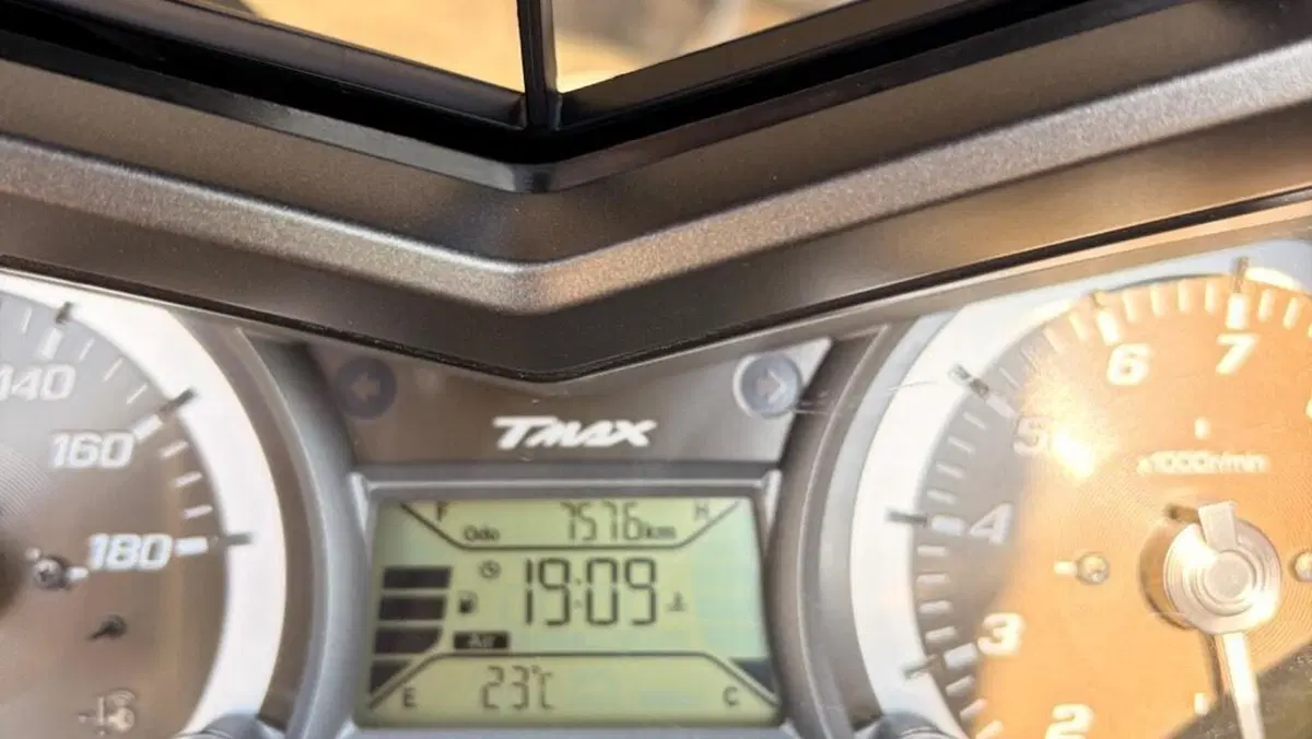 Yamaha T-Max 530 Iron Max ABS (2014 - 17)  (4)