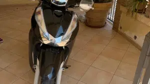 Honda SH 300 i ABS (2016 - 20) 