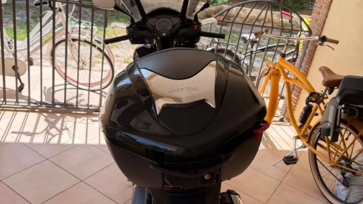 Honda SH 300 i ABS (2016 - 20)  (4)