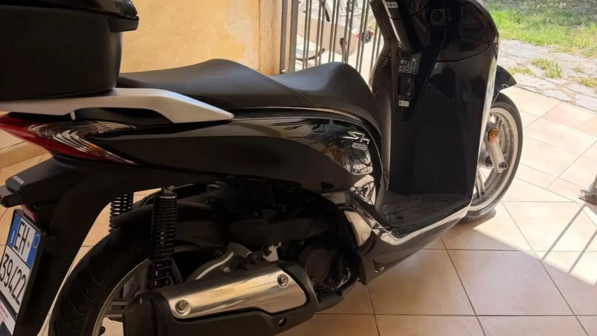 Honda SH 300 i ABS (2016 - 20)  (7)