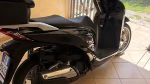 Honda SH 300 i ABS (2016 - 20)  (7)