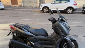 Yamaha X-Max 300 Roma Ed. MMXX (2020)  (3)