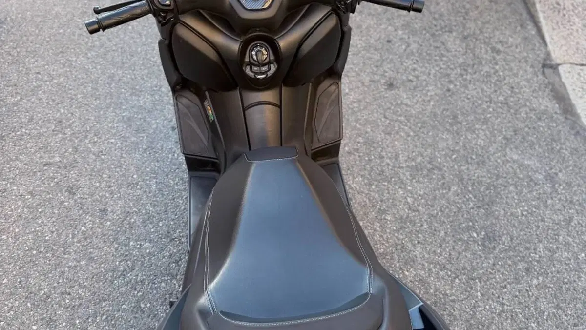 Yamaha X-Max 300 Roma Ed. MMXX (2020)  (6)