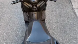 Yamaha X-Max 300 Roma Ed. MMXX (2020)  (6)