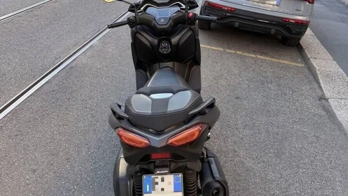Yamaha X-Max 300 Roma Ed. MMXX (2020)  (9)