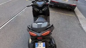 Yamaha X-Max 300 Roma Ed. MMXX (2020)  (9)