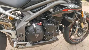 Triumph Speed Triple 1050 RS (2018 - 20)  (3)