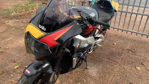 Aprilia RSV 1000 (2000 - 01)  (5)