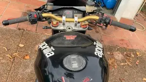 Aprilia RSV 1000 (2000 - 01)  (6)
