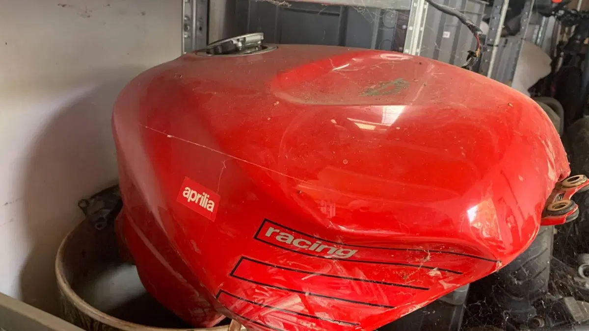 Aprilia RSV 1000 (2000 - 01)  (12)