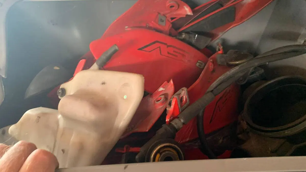 Aprilia RSV 1000 (2000 - 01)  (14)