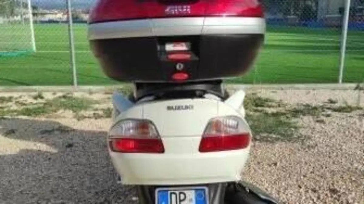 Suzuki Burgman AN 650 Executive ABS (2006 - 12)  (2)