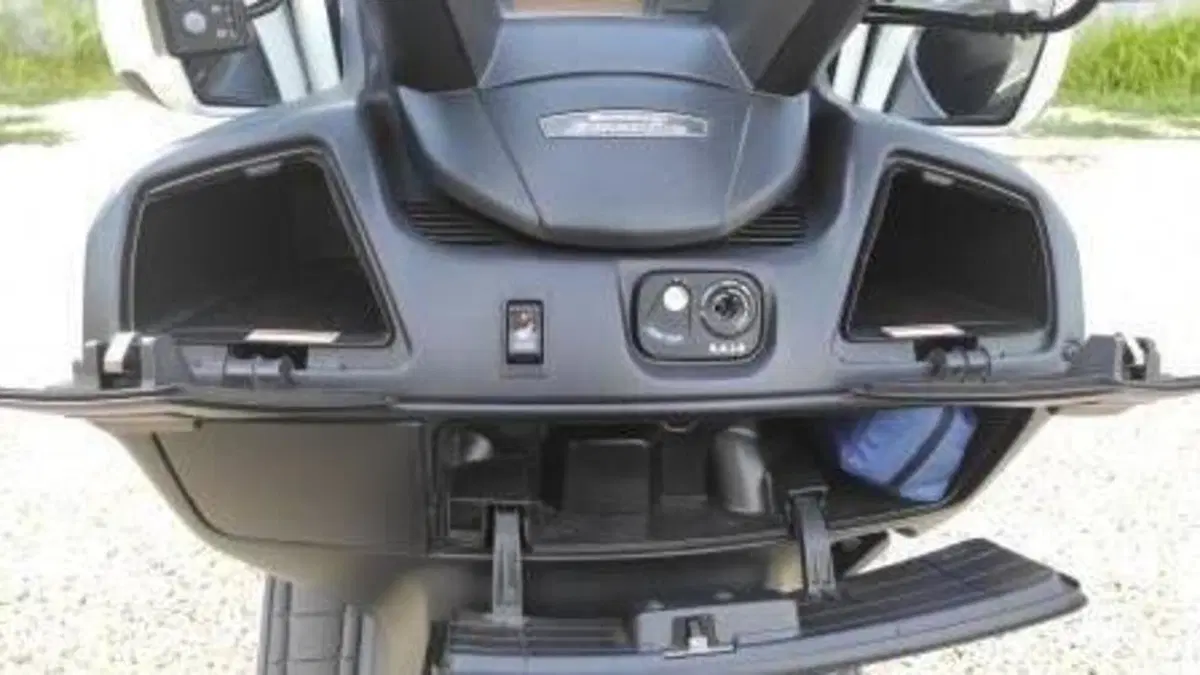 Suzuki Burgman AN 650 Executive ABS (2006 - 12)  (8)