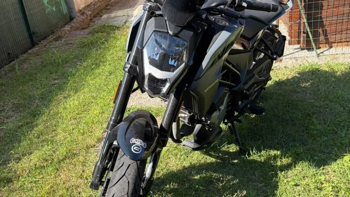 CFMOTO 300NK (2021 - 26) 