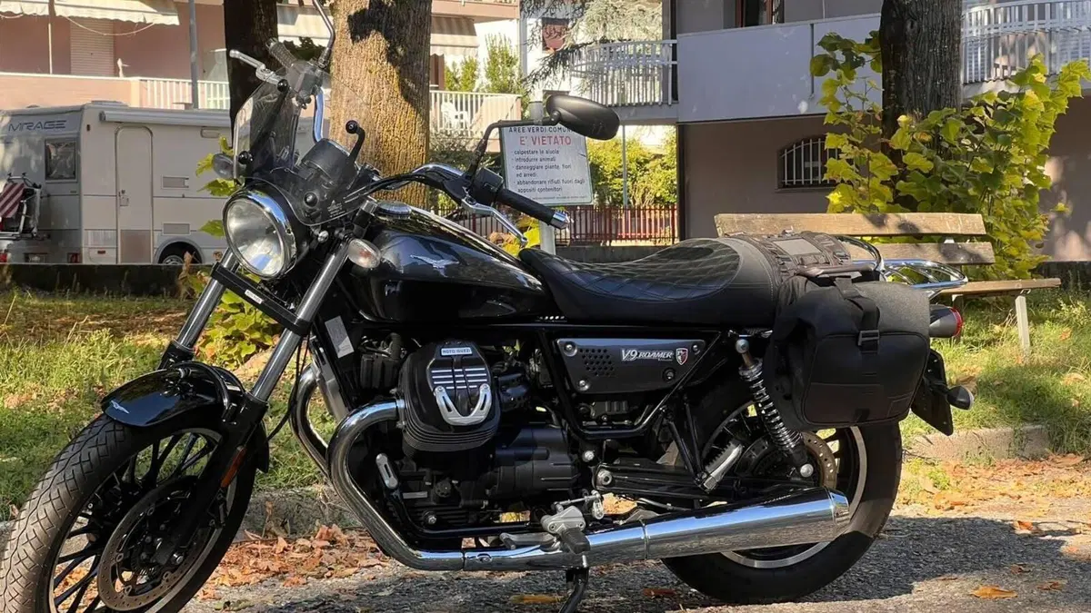 Moto Guzzi V9 Roamer (2018 - 20)  (4)