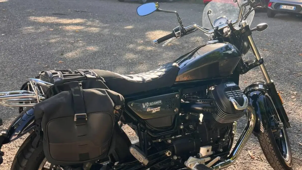 Moto Guzzi V9 Roamer (2018 - 20)  (6)
