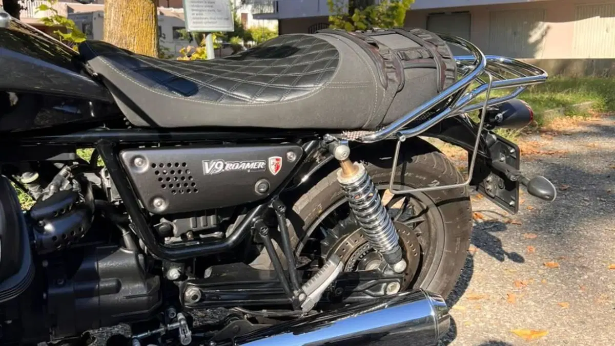Moto Guzzi V9 Roamer (2018 - 20)  (9)