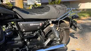 Moto Guzzi V9 Roamer (2018 - 20)  (9)