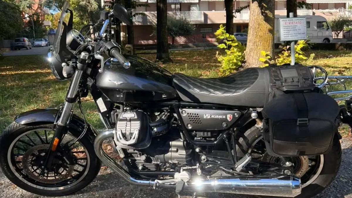Moto Guzzi V9 Roamer (2018 - 20)  (10)
