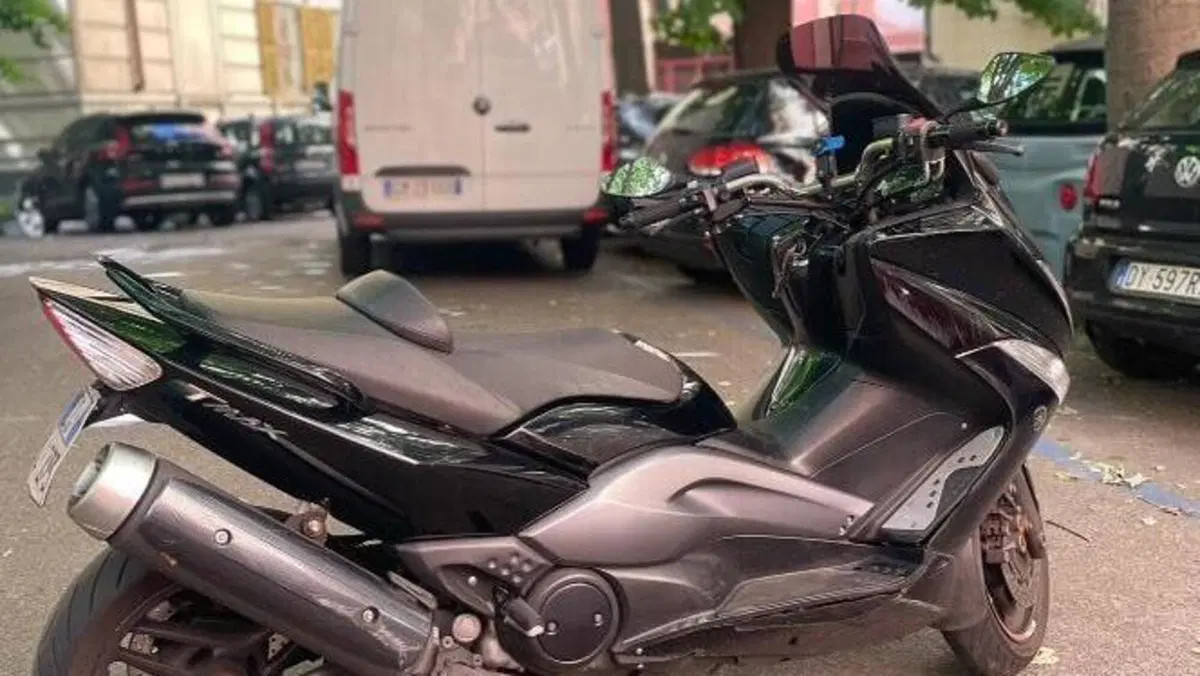 Yamaha T-Max 500 (2008 - 12)  (4)