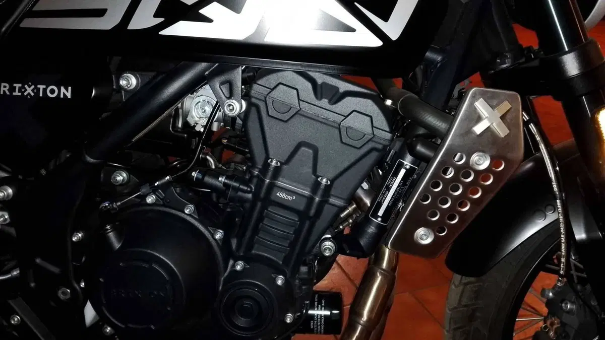 Brixton Motorcycles Crossfire 500 X (2021 - 26)  (2)