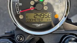 Moto Guzzi V7 III Stone (2017 - 20)  (6)