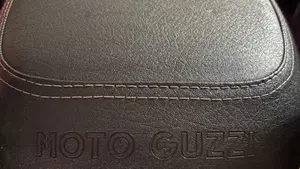 Moto Guzzi V7 III Stone (2017 - 20)  (8)