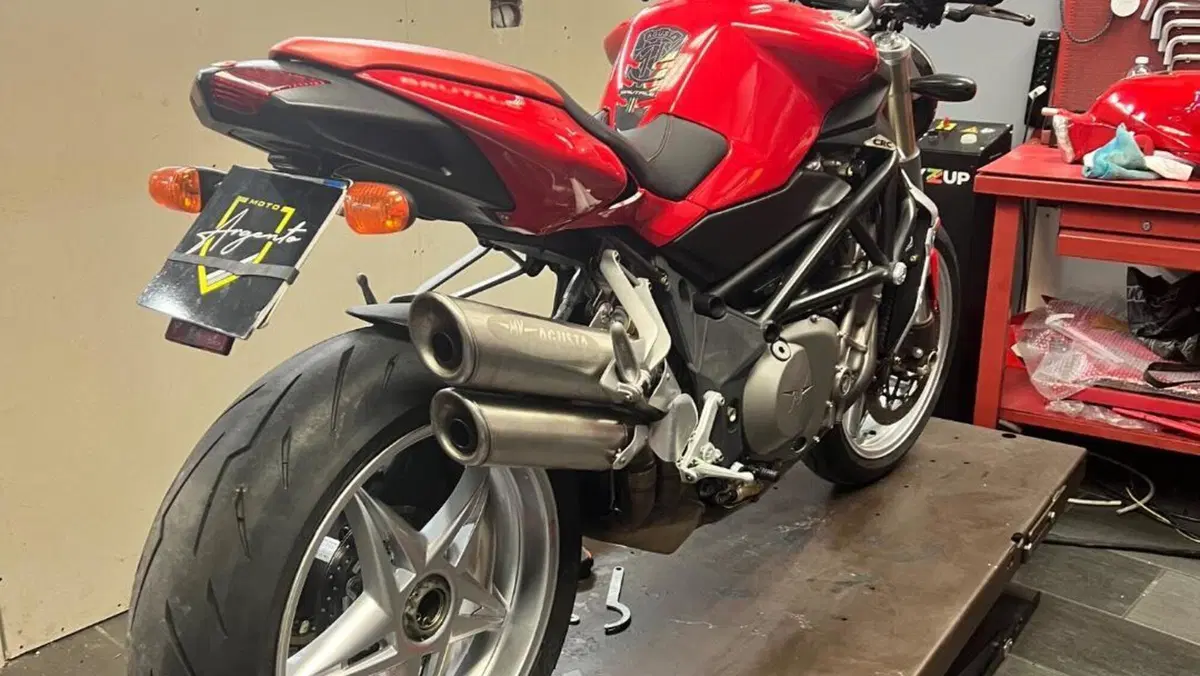 MV Agusta Brutale 910 S (2005 - 11)  (4)