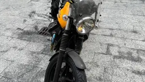 Moto Guzzi V7 II Stone (2015 - 17)  (4)