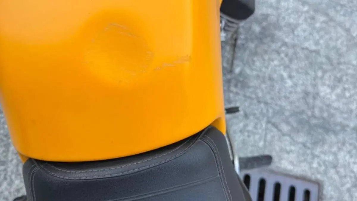 Moto Guzzi V7 II Stone (2015 - 17)  (5)