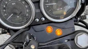 Moto Guzzi V7 II Stone (2015 - 17)  (6)