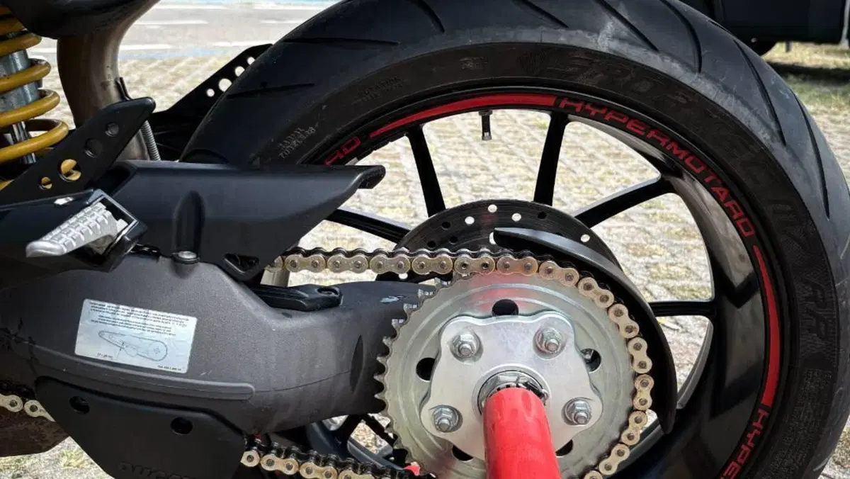 Ducati Hypermotard 796 (2012)  (3)