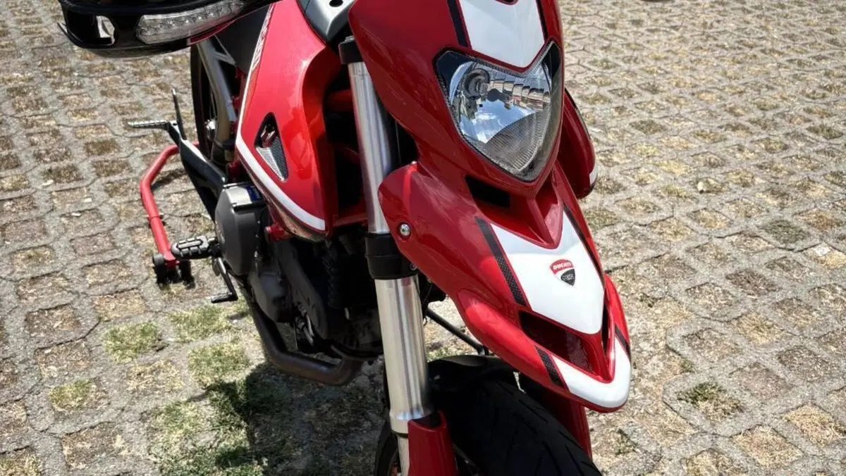 Ducati Hypermotard 796 (2012)  (8)