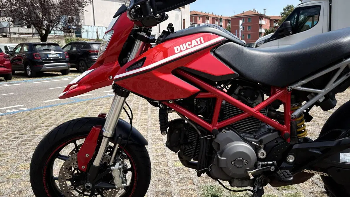 Ducati Hypermotard 796 (2012)  (4)