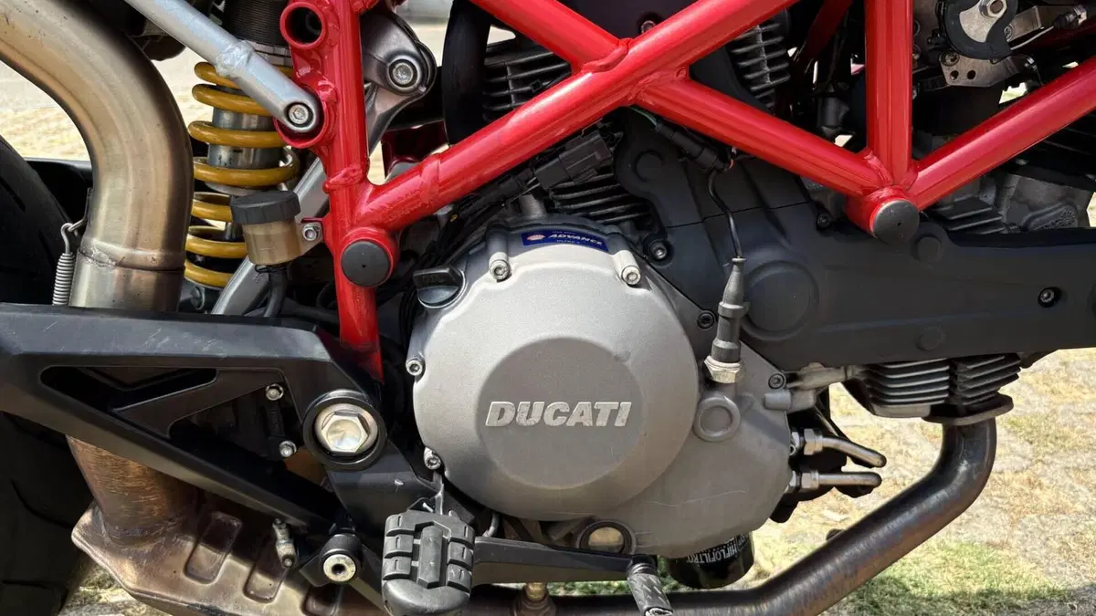 Ducati Hypermotard 796 (2012)  (11)