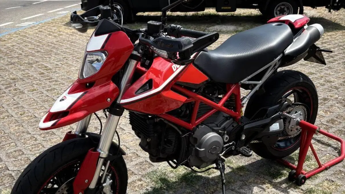 Ducati Hypermotard 796 (2012)  (6)