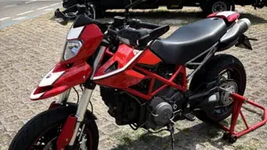 Ducati Hypermotard 796 (2012)  (6)
