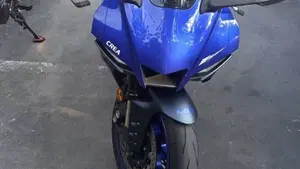 Yamaha YZF R1 (2020 - 25)  (3)