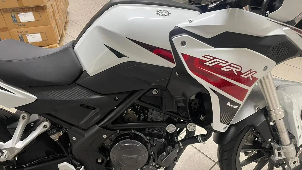 Benelli TRK 251 (2019 - 20)  (4)