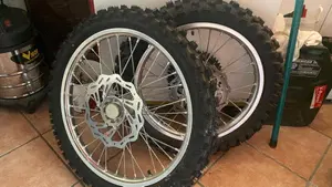 Honda CRF 250R (2022)  (4)
