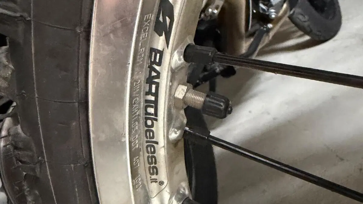 KTM 890 Adventure R (2023 - 24)  (8)