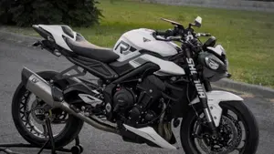Triumph Street Triple 765 R A2 (2024 - 26)  (4)