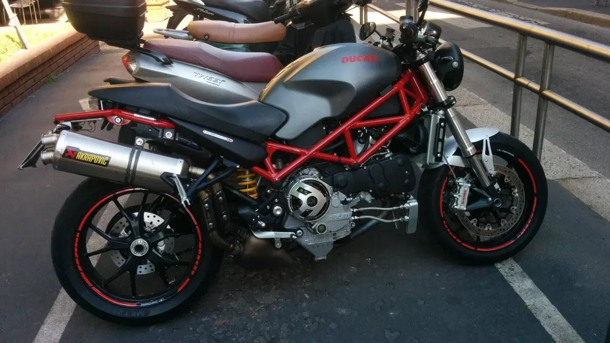 Ducati Monster S4R Testastretta 