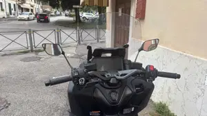 Yamaha T-Max 560 (2025 - 26)  (5)