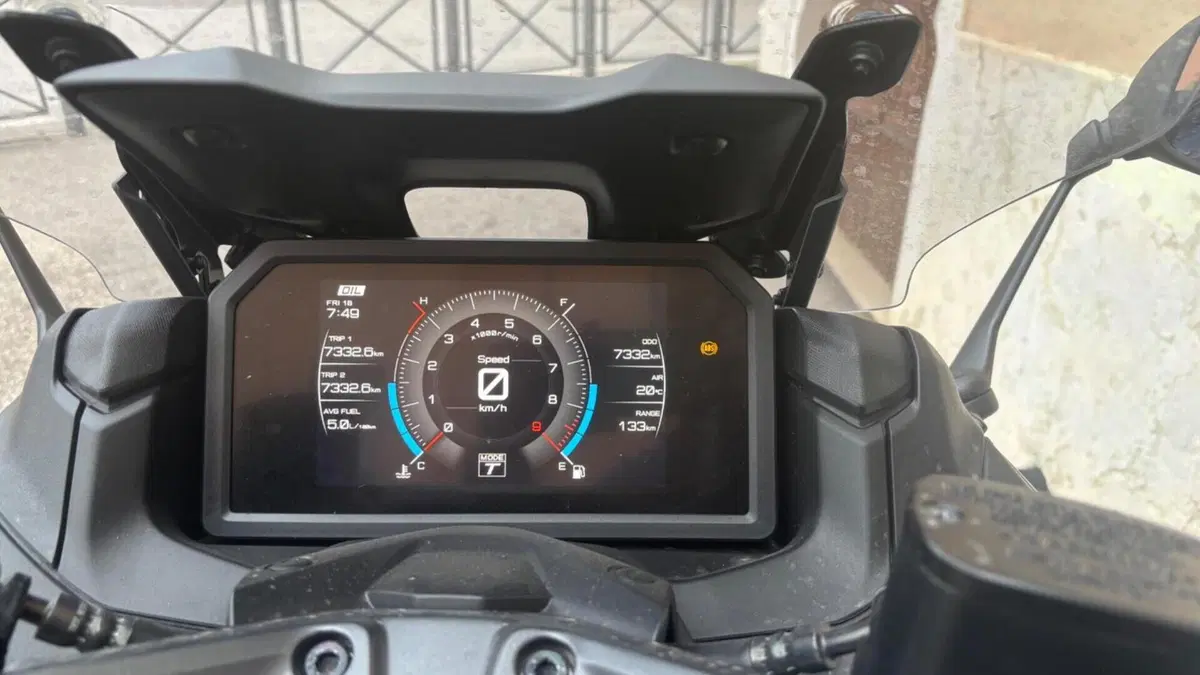Yamaha T-Max 560 (2025 - 26)  (7)