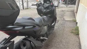 Yamaha T-Max 560 (2025 - 26)  (8)